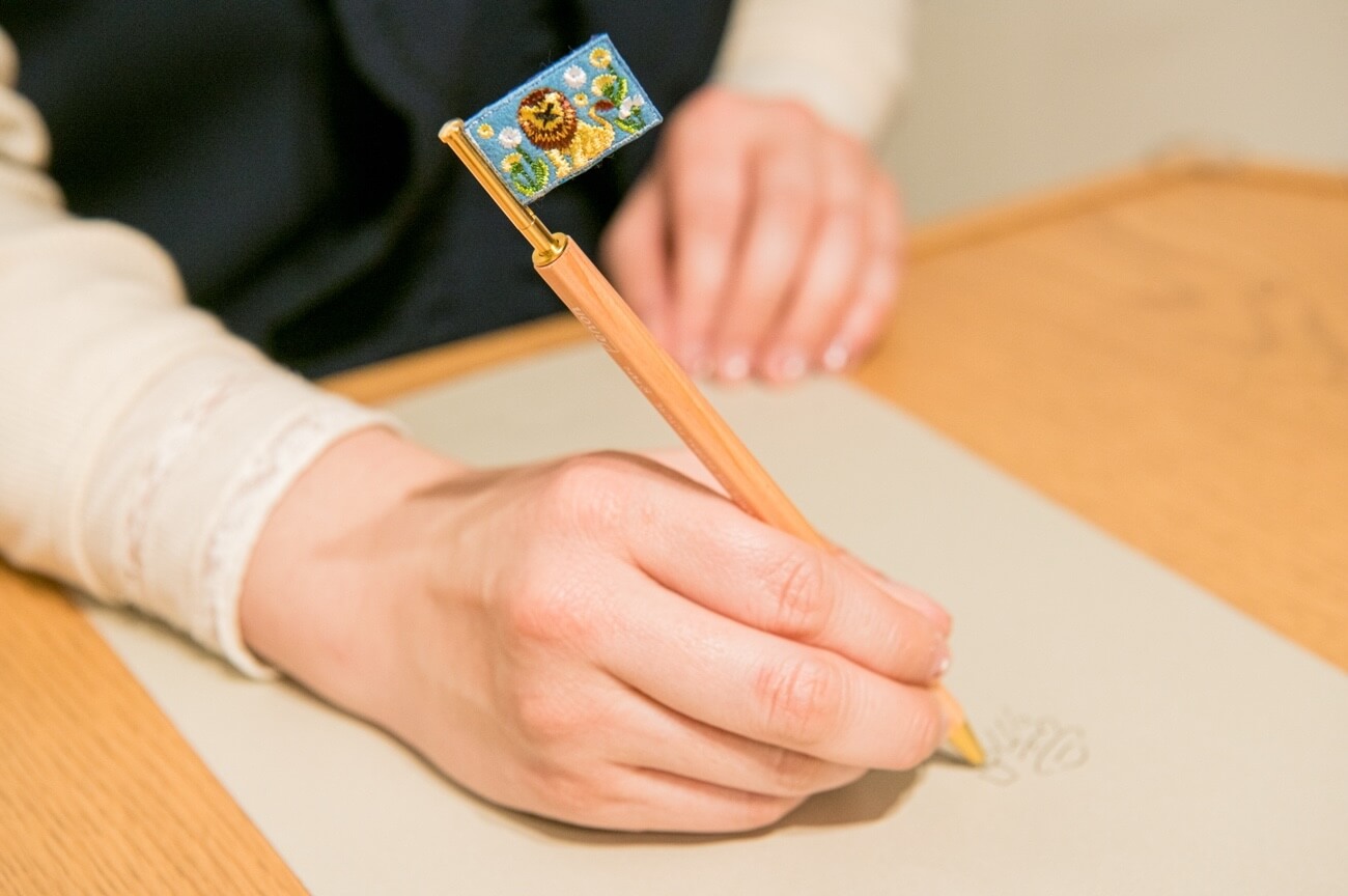 刺繍工房ヒナトリエ PenonフラッグペンL